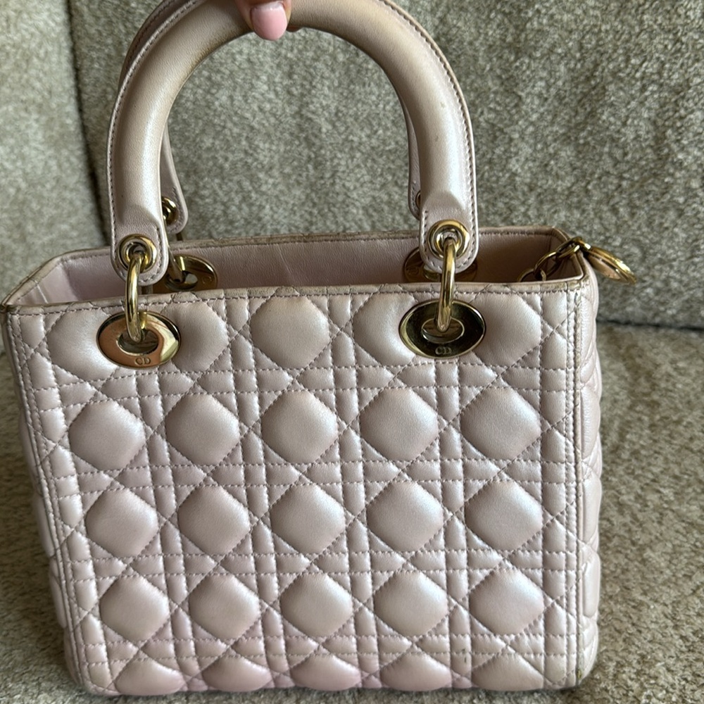 Dior Medium Lady Bag in pink  lambskin leather with Cannage stitching - Picture 5 of 16